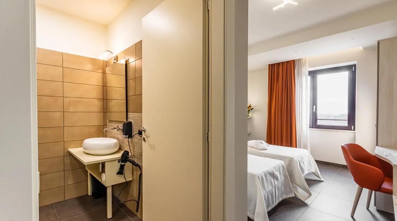 Lual Bleisure Hotel Pofi المظهر الخارجي الصورة